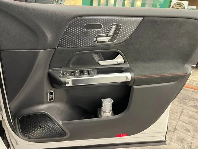 MERCEDES BENZ EQB 40