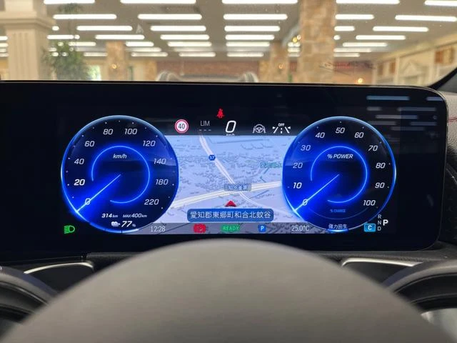 MERCEDES BENZ EQB 11