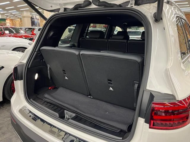 MERCEDES BENZ EQB 7