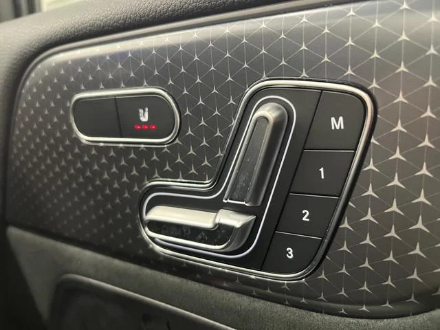 MERCEDES BENZ EQB 17