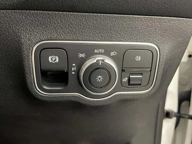 MERCEDES BENZ EQB 33