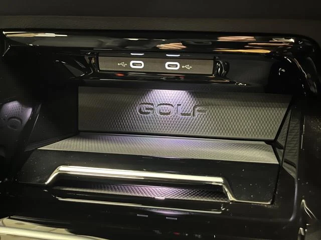 Volkswagen GOLF 28