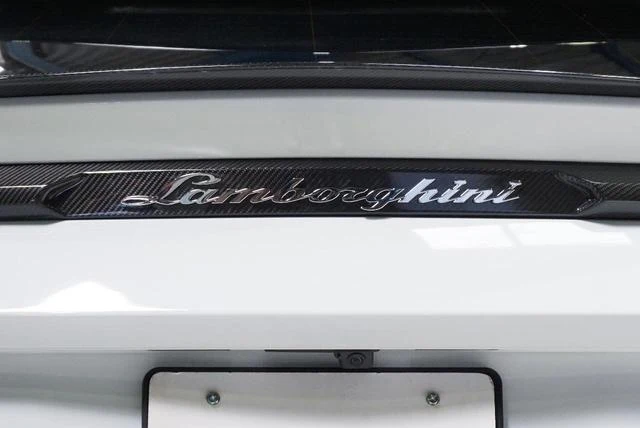 Lamborghini URUS 20