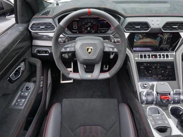 Lamborghini URUS 39