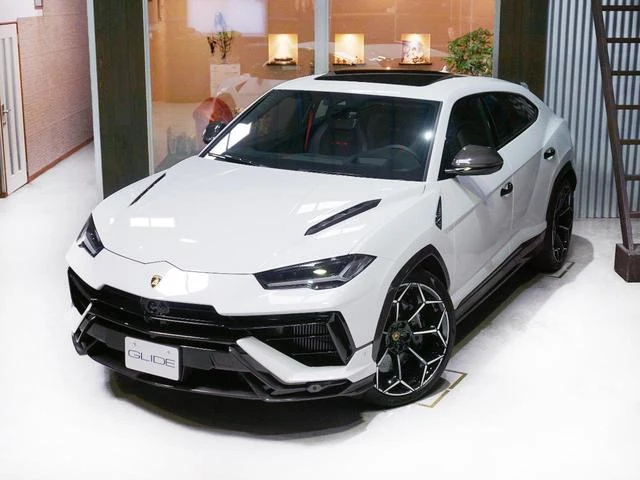 Lamborghini URUS 37