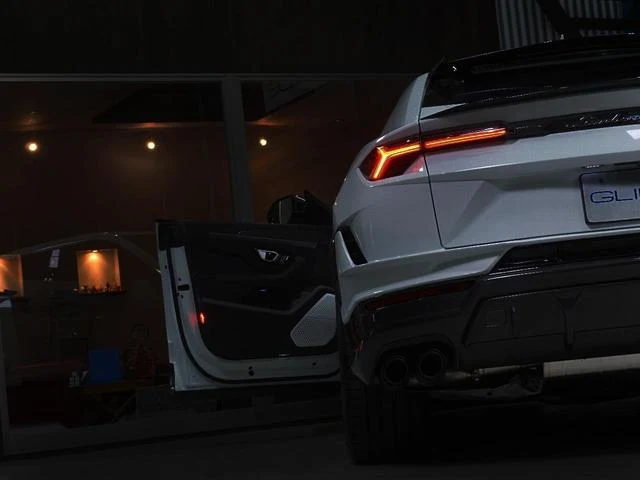 Lamborghini URUS 34