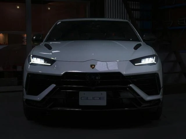 Lamborghini URUS 28