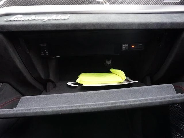 Lamborghini URUS 63