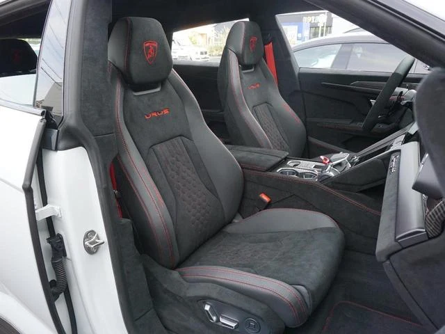 Lamborghini URUS 60