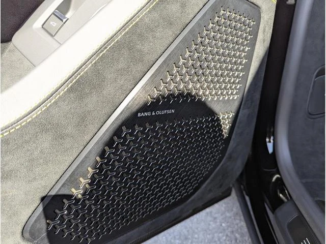 Lamborghini URUS 34