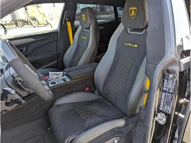 Lamborghini URUS 9
