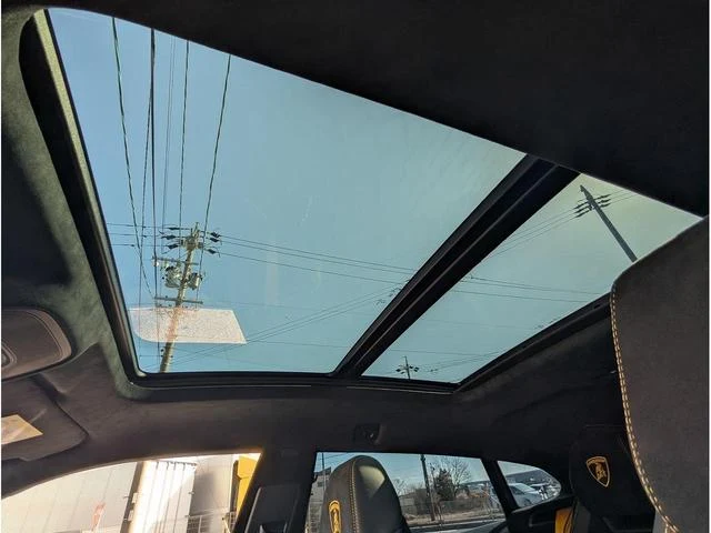 Lamborghini URUS 30