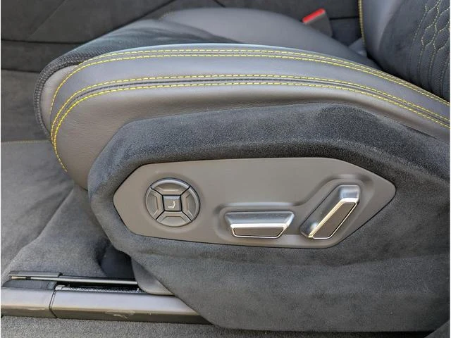 Lamborghini URUS 31