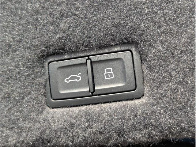 Lamborghini URUS 37