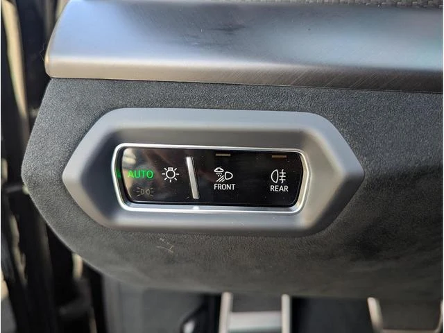 Lamborghini URUS 28