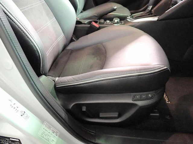 Mazda MAZDA2 11