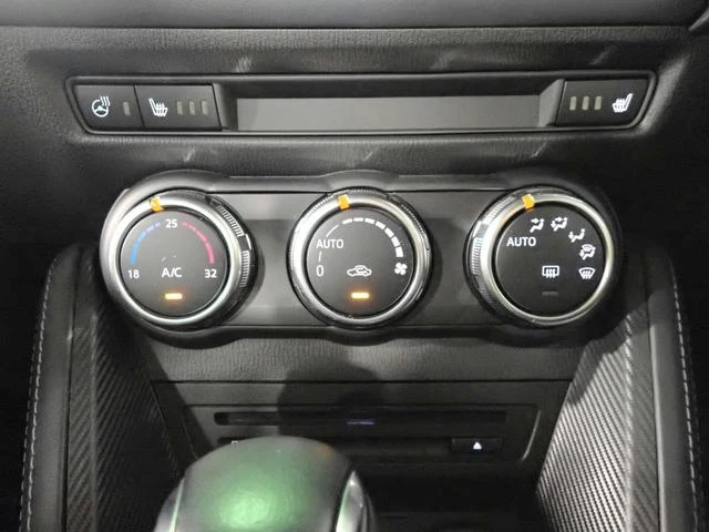 Mazda MAZDA2 18