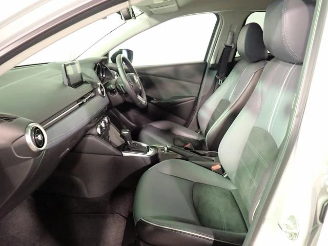 Mazda MAZDA2 26