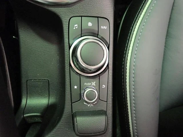 Mazda MAZDA2 14