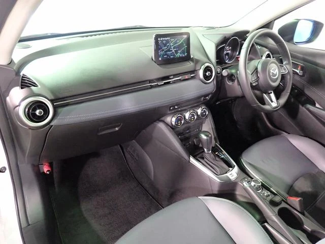 Mazda MAZDA2 23