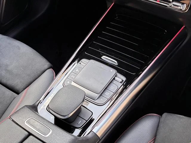 MERCEDES AMG GLA-CLASS 18
