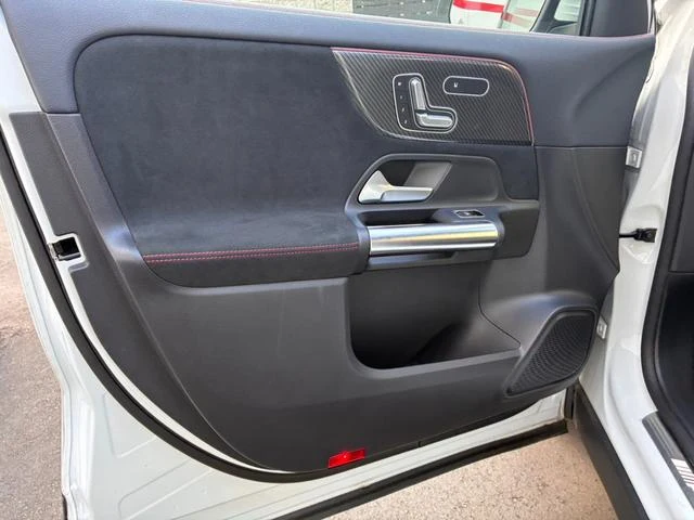 MERCEDES AMG GLA-CLASS 40