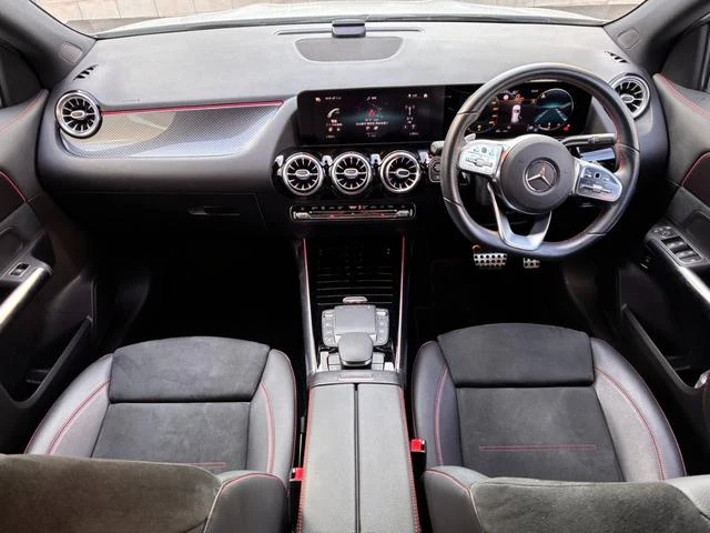 MERCEDES AMG GLA-CLASS 8