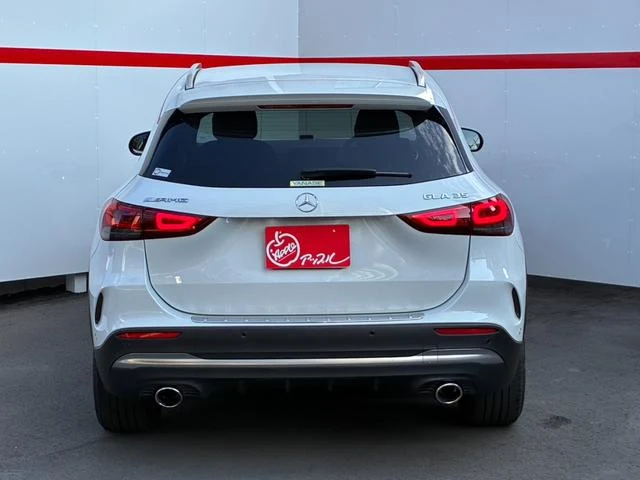 MERCEDES AMG GLA-CLASS 5