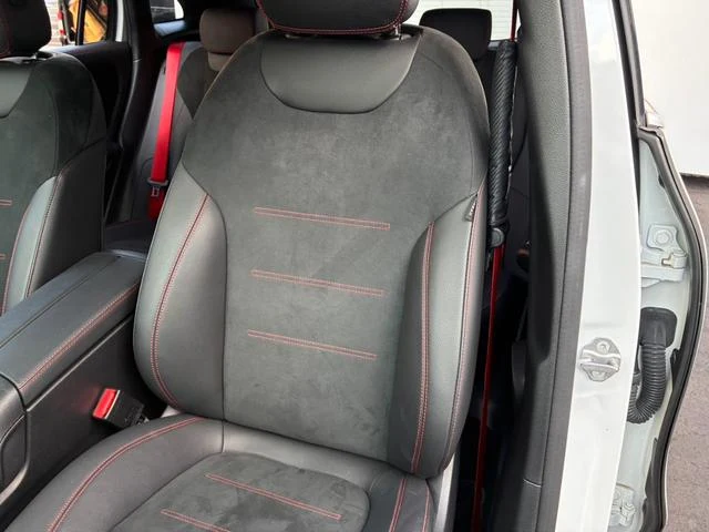 MERCEDES AMG GLA-CLASS 43