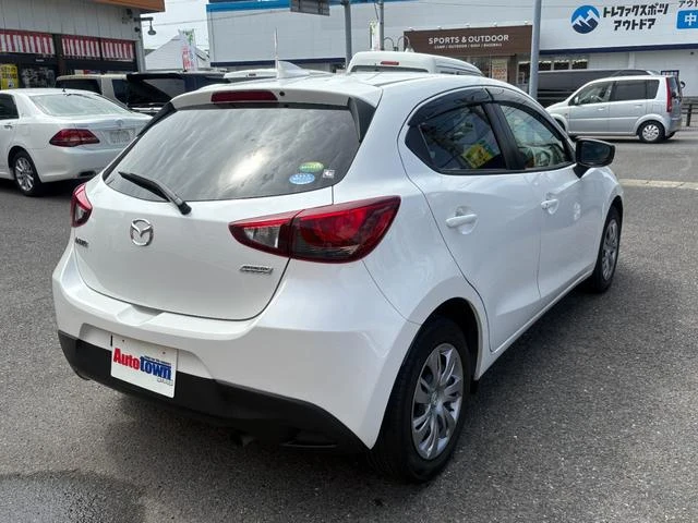 Mazda DEMIO 26