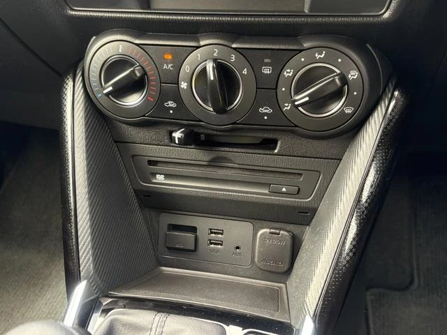 Mazda DEMIO 4