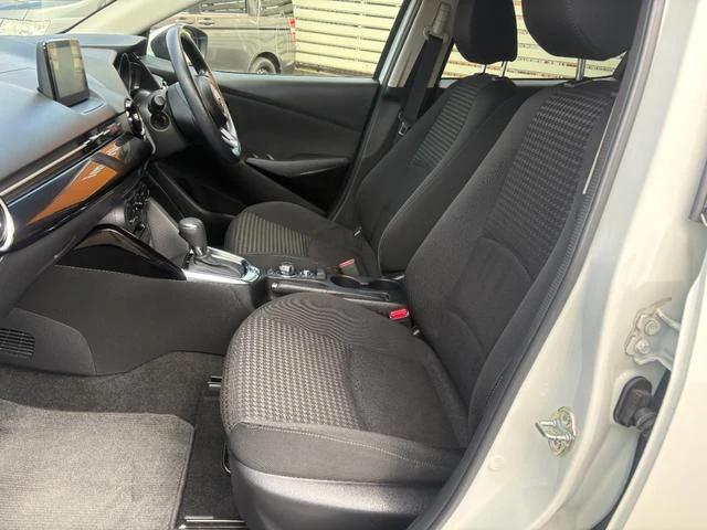 Mazda DEMIO 27
