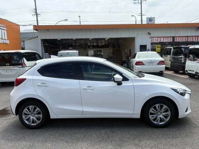 Mazda DEMIO 22