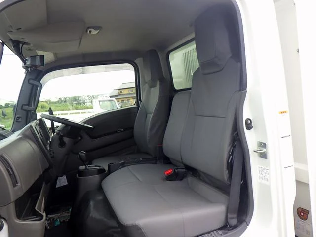 Isuzu ELF 10