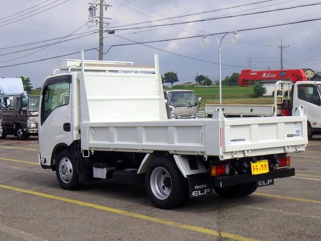 Isuzu ELF 33