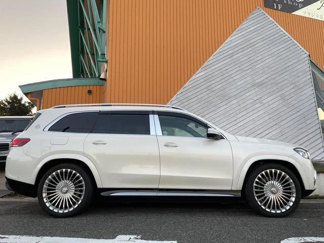 MERCEDES MAYBACH GLS 8