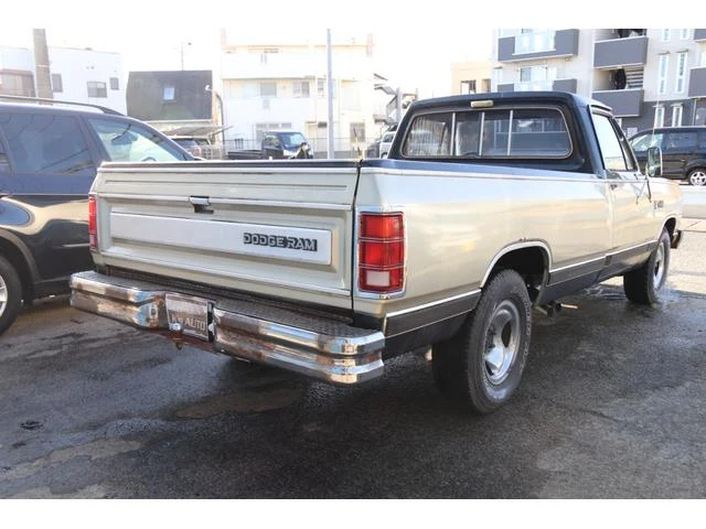 Dodge RAM 4
