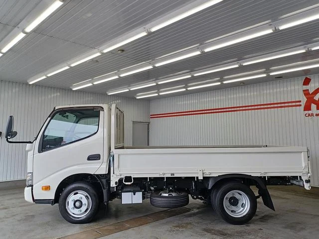 Hino DUTRO 8