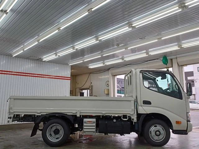 Hino DUTRO 18