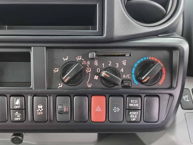 Hino DUTRO 52