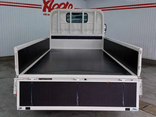 Hino DUTRO 13