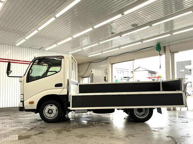 Hino DUTRO 8
