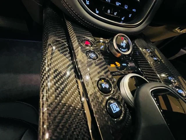 Aston Martin DBX 707 51