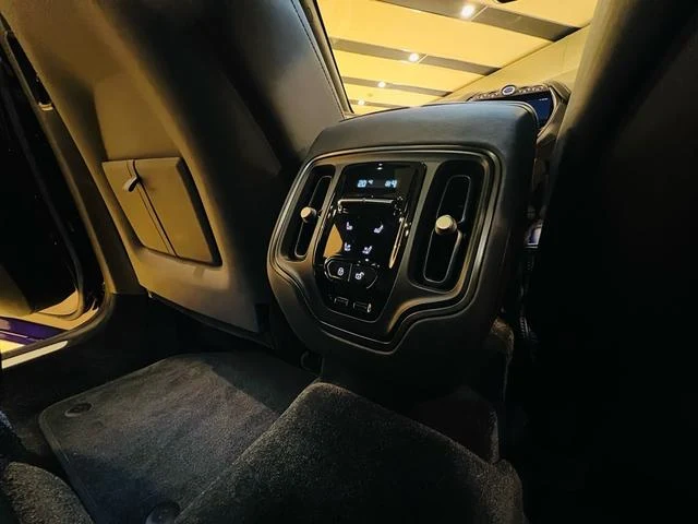Aston Martin DBX 707 57