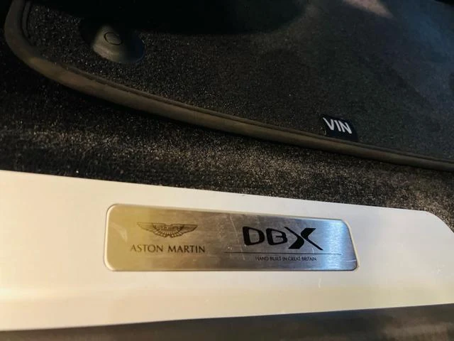Aston Martin DBX 707 40