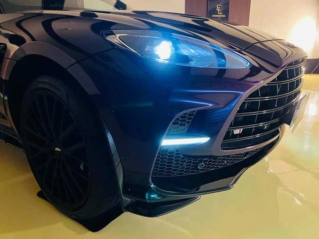 Aston Martin DBX 707 71