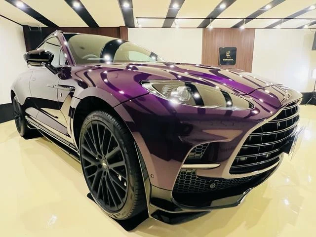 Aston Martin DBX 707 10