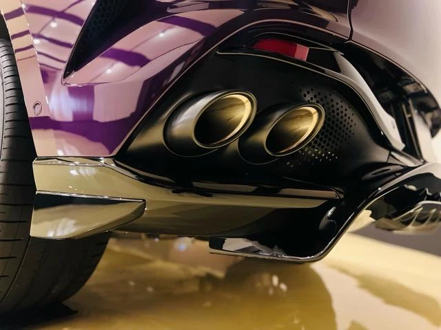 Aston Martin DBX 707 19