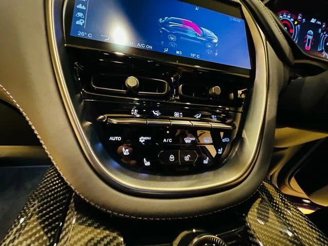 Aston Martin DBX 707 53