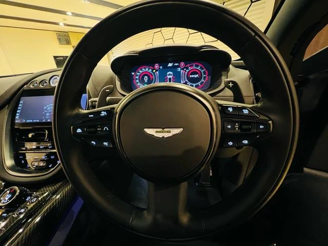 Aston Martin DBX 707 47